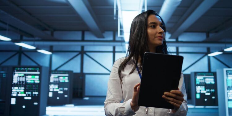 Interface exibindo formulário de geração de atributos para imagens.