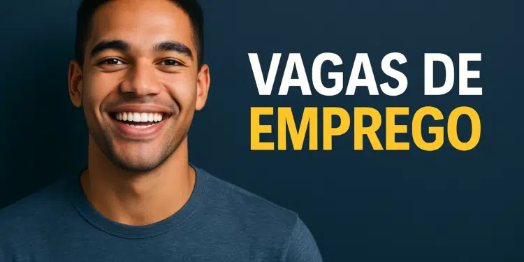 Homem sorridente ao lado do texto 'Vagas de Emprego'.