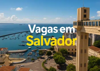 Vista do Elevador Lacerda com o mar e barcos em Salvador, com texto: Vagas em Salvador.